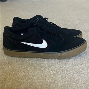 Nike Men's Black and White Sneakers